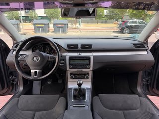 Volkswagen Passat 2010