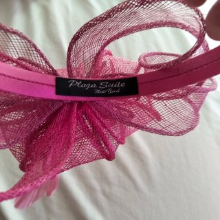 Tocado fucsia para eventos