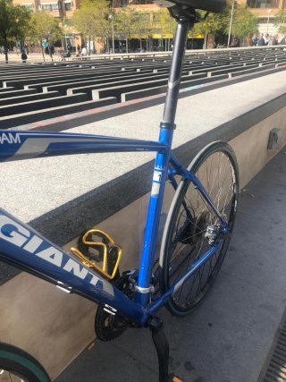 Bicicleta Giant Azul carretera