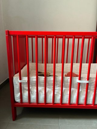 Cuna IKEA Roja
