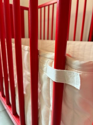 Cuna IKEA Roja