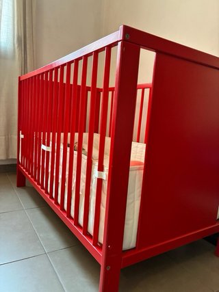 Cuna IKEA Roja