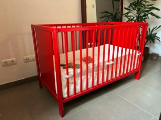 Cuna IKEA Roja