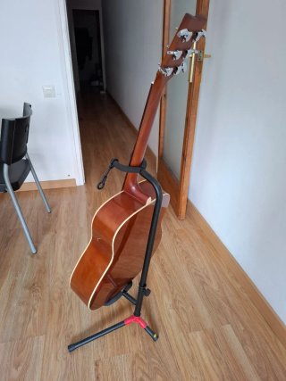 Guitarra Yamaha F370 + funda y soporte