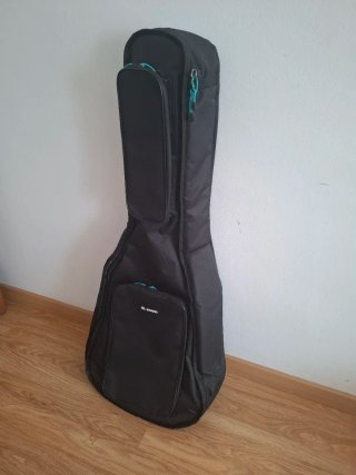 Guitarra Yamaha F370 + funda y soporte