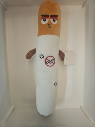 Peluche de cigarrillo con cara