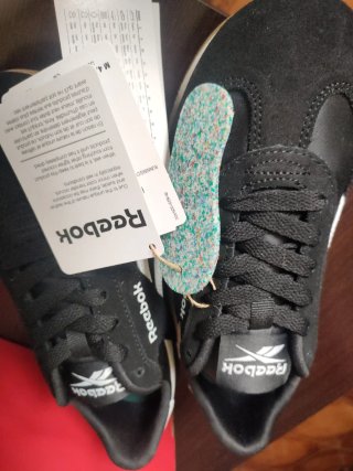 Zapatillas Reebok Negras Talla 35 Nuevas.  Unisex.