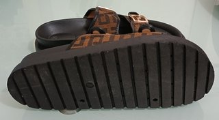 PRECIOSAS SANDALIAS INSPIRACIÓN FENDI TALLA 38.