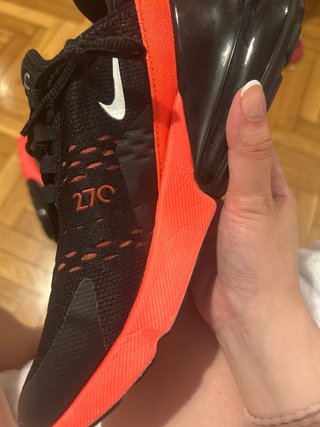 Zapatillas Nike Air 270 Negras y Naranjas