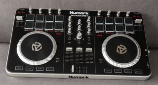 Numark Mixtrack Pro II console DJ