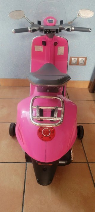 Moto Eléctrica Infantil Vespa Rosa