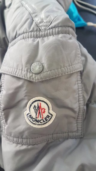 Chaqueta Moncler Gris