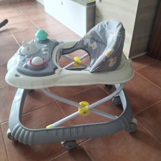 Andador bebé con mesa de actividades