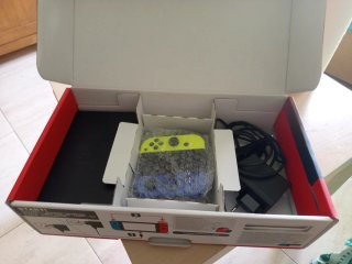 Nintendo Switch + 2 manos gratis adicionales