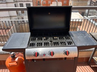 Barbacoa de gas con bombona