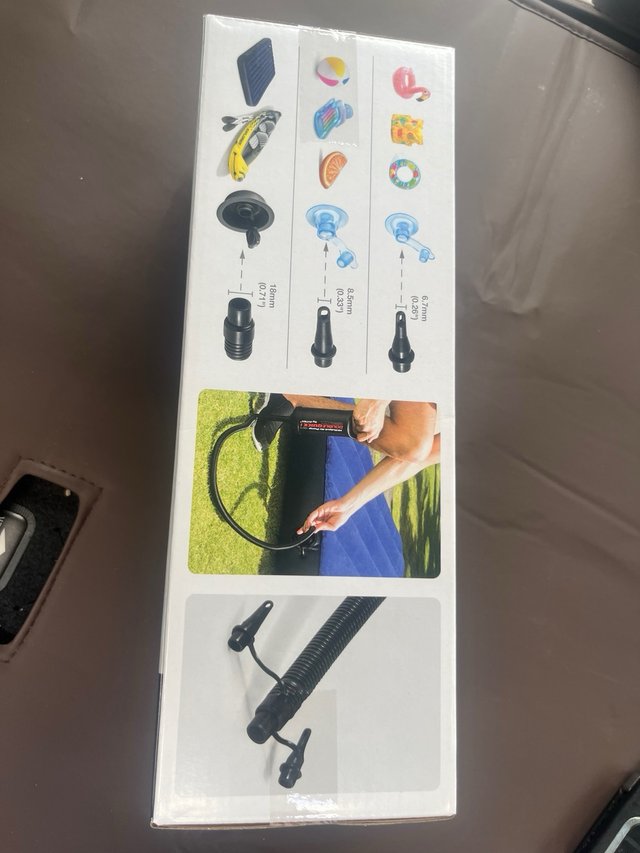 Materassino gonfiabile con gonfiatore manuale incluso