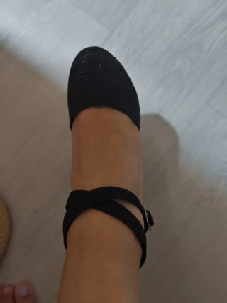 Tacones negros de fiesta con pulsera