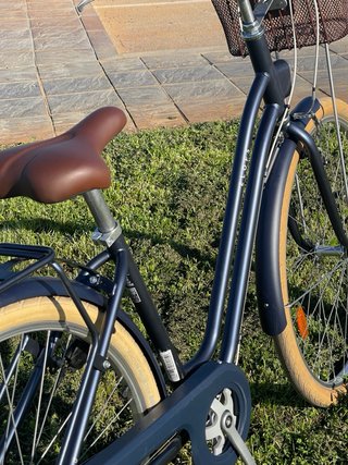 Bicicleta Decathlon in blu navy