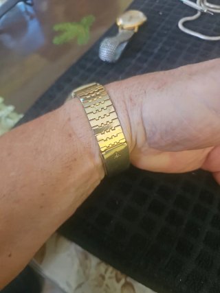Reloj Orient Antimagnético Mecánico Dorado