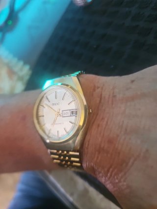 Reloj Orient Antimagnético Mecánico Dorado