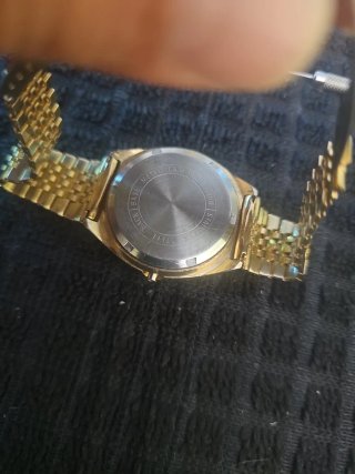 Reloj Orient Antimagnético Mecánico Dorado