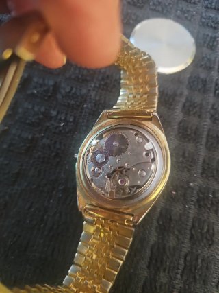 Reloj Orient Antimagnético Mecánico Dorado