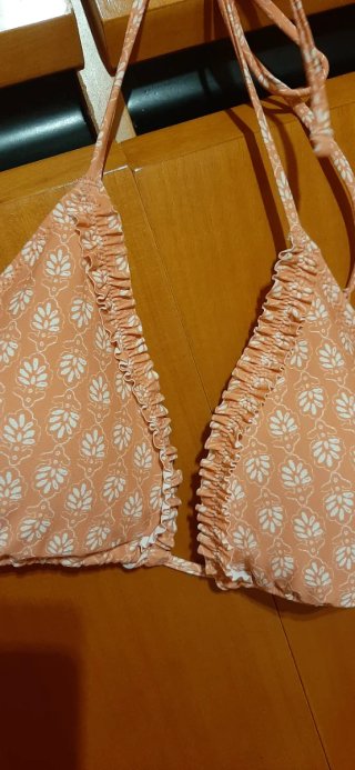 Top bikini naranja estampado sin estrenar talla 42