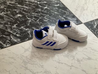 Deportivas niño Adidas Talla 21 Azul y rosas