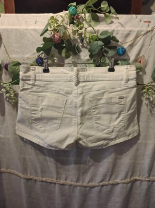 Shorts vaqueros Stradivarius blancos Talla 38