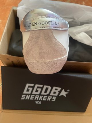 Golden Goose Sneakers Blancas y Plateadas