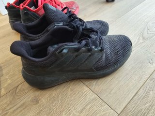 4 Zapatillas Talla 42