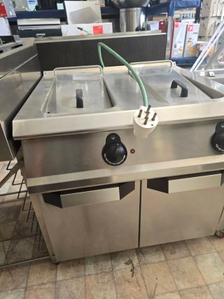 Freidora Eléctrica 10+10 L ocasión
