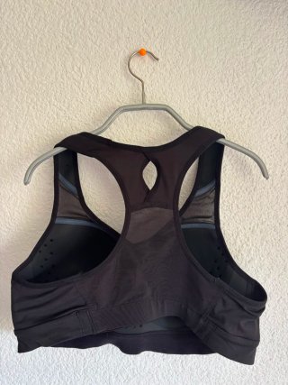 Top deportivo negro 90D