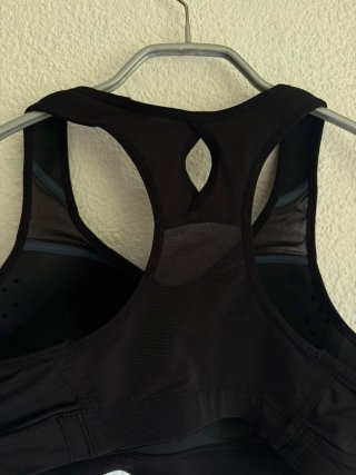 Top deportivo negro 90D