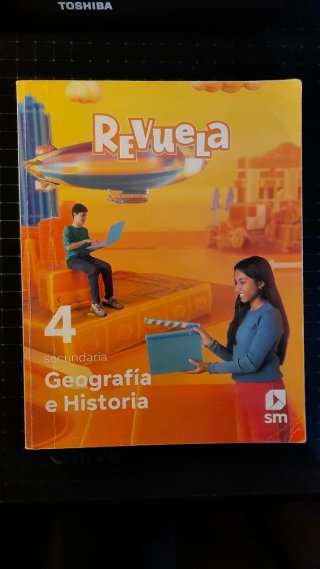 Cinco libros de 4° de la ESO en buen estado