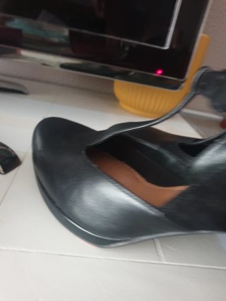 Zapatos Clarks T-bar tacón ancho negros