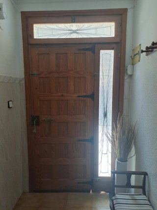 Puerta de madera para campo o planta baja