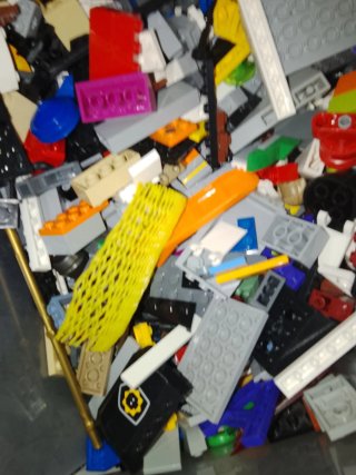 Piezas y ladrillos LEGO surtidos