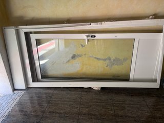 Puerta aluminio con persiana