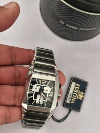 Reloj Festina Cronógrafo Negro y Plateado