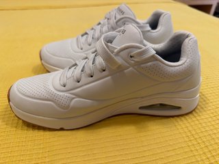 Skechers Uno - Stand On Air Blancas talla 42,5