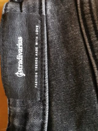 Pantalones vaqueros mom slim negros Stradivarius