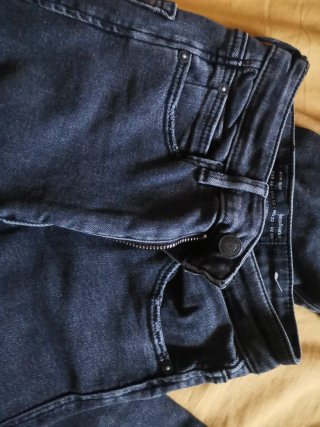 Pantalones vaqueros mom slim negros Stradivarius