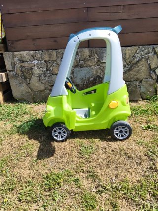 Coche de juguete para niños