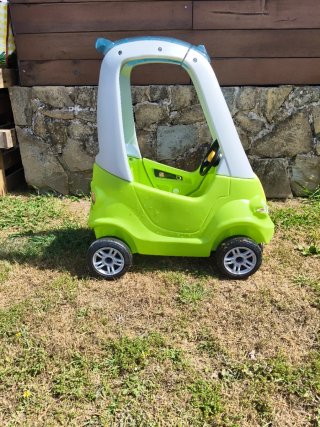 Coche de juguete para niños