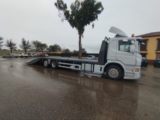 Scania P 400-CAMIONES PORTAMAQUINARIAS