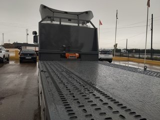 Scania P 400-CAMIONES PORTAMAQUINARIAS