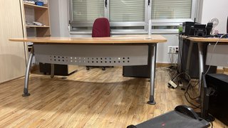 Mesa de oficina madera y metal