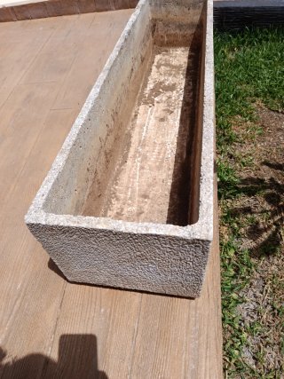 Jardinera de granitocolor blanca