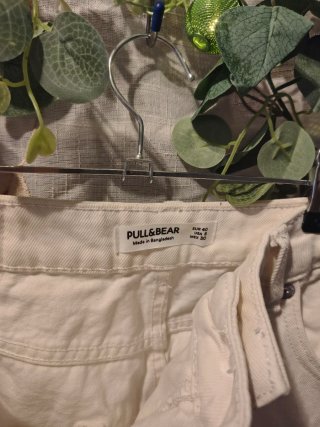 Pantalones Pull&Bear cropped blancos T40
